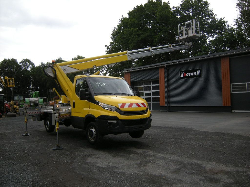 IVECO Daily mit Multitel MT204EX, AH 20m - Camión con plataforma elevadora: foto 2 IVECO Daily mit Multitel MT204EX, AH 20m - Camión con plataforma elevadora: foto 2