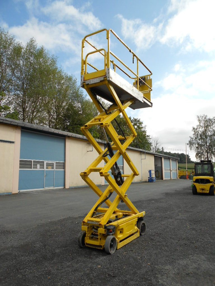 JLG 1930 ES, Scherenarbeitsbühne AH 8 m - Camión con plataforma elevadora: foto 2 JLG 1930 ES, Scherenarbeitsbühne AH 8 m - Camión con plataforma elevadora: foto 2