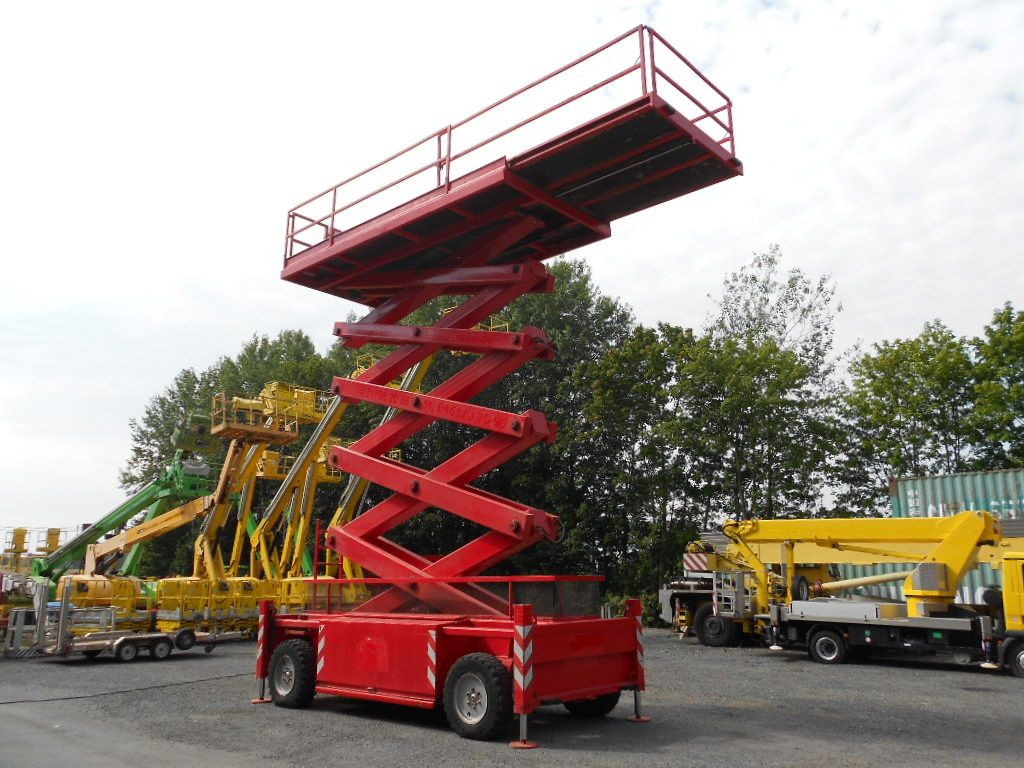 Scherenarbeitsbühne Liftlux SL205-25D4WD, AH 22 - Plataforma de tijeras: foto 2 Scherenarbeitsbühne Liftlux SL205-25D4WD, AH 22 - Plataforma de tijeras: foto 2