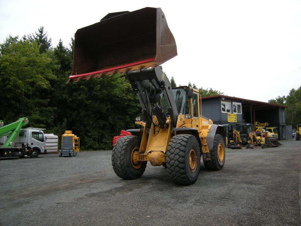 Volvo L 120 E - Cargadora de ruedas: foto 4 Volvo L 120 E - Cargadora de ruedas: foto 4