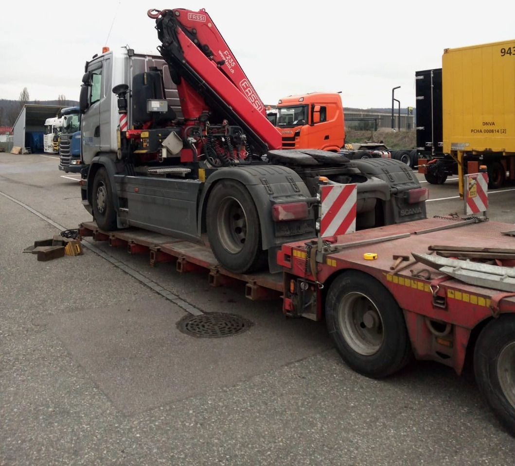 Scania G410 4x2 SZM Kran Fassi F235 Motorschaden - Cabeza tractora: foto 3 Scania G410 4x2 SZM Kran Fassi F235 Motorschaden - Cabeza tractora: foto 3