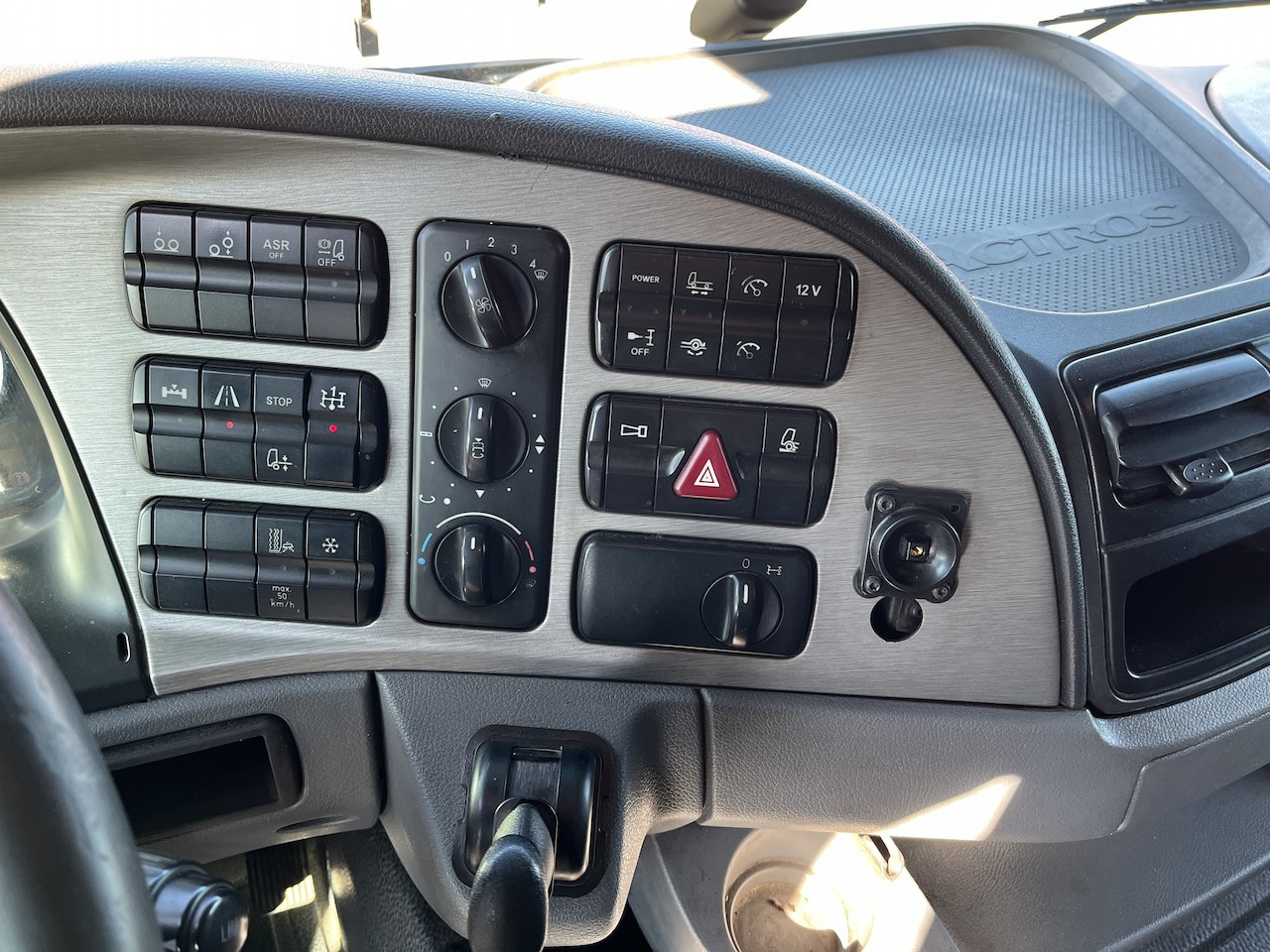 Mercedes-Benz 2541 6x2  Atlas 135.2E Pritsche 8,20 m - Camión lona, Camión grúa: foto 5 Mercedes-Benz 2541 6x2  Atlas 135.2E Pritsche 8,20 m - Camión lona, Camión grúa: foto 5