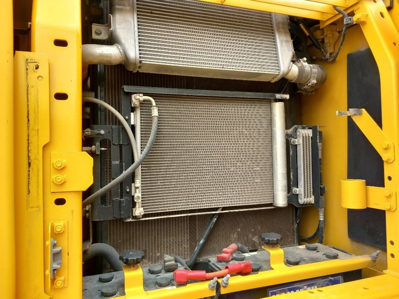 Excavadora de cadenas Komatsu PC210LCI-11: foto 12