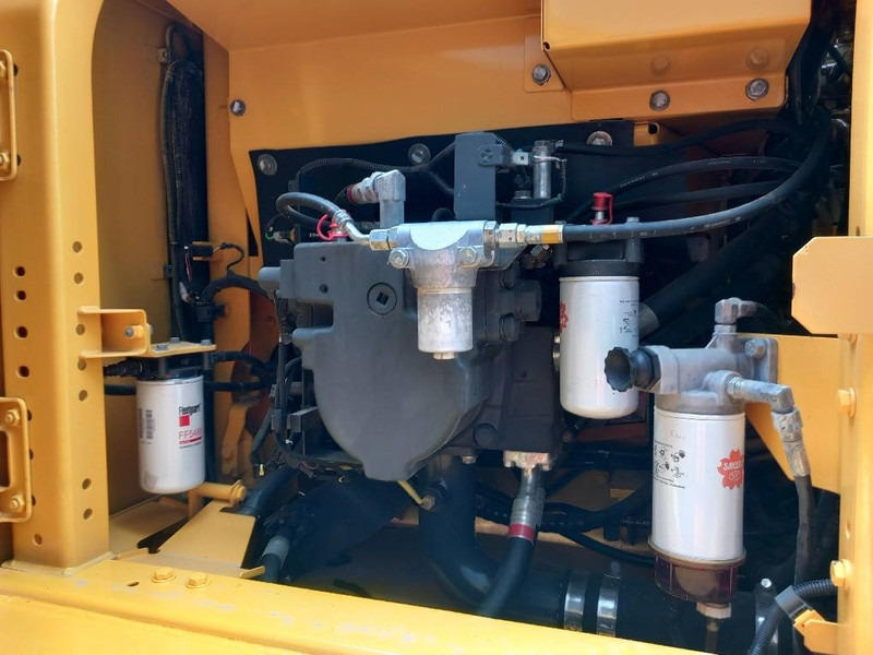 Excavadora de cadenas Komatsu PC210LCI-11: foto 18