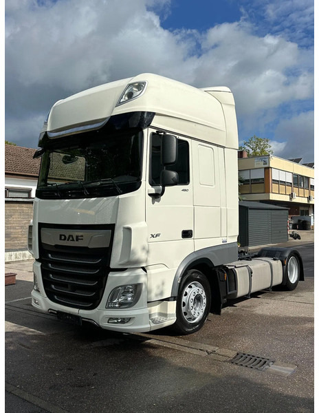 DAF XF 106.480 SSC*Mega*Volumen*Intarder *2 Tanks - Cabeza tractora: foto 1 DAF XF 106.480 SSC*Mega*Volumen*Intarder *2 Tanks - Cabeza tractora: foto 1
