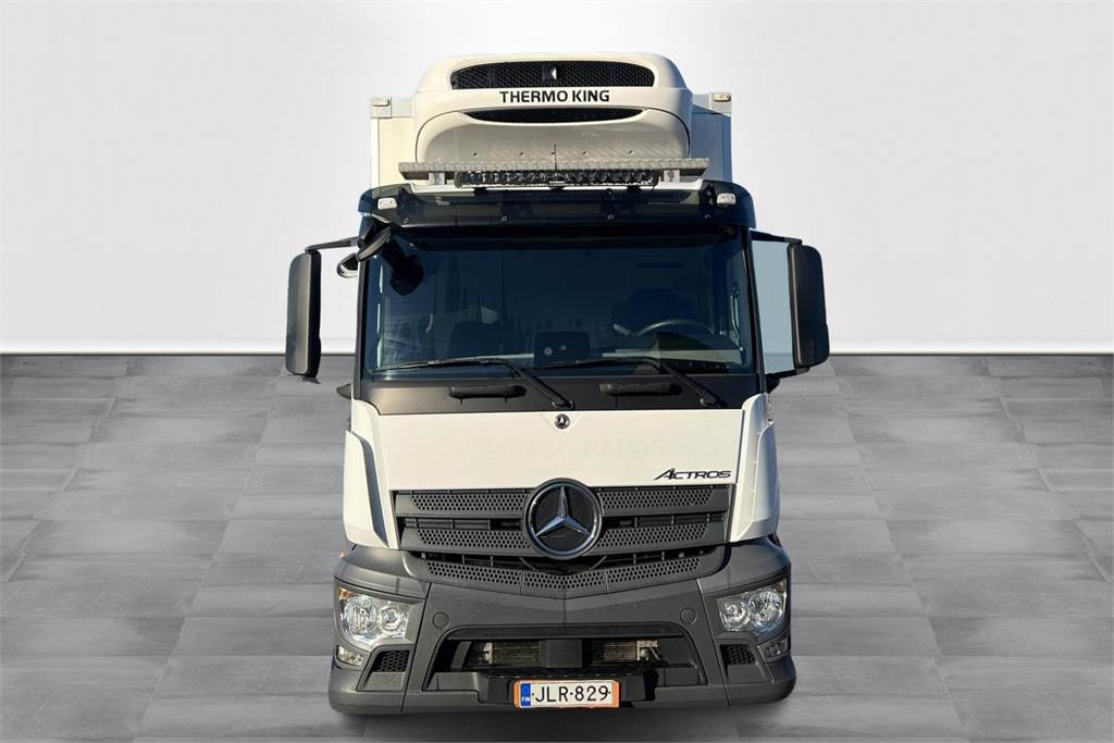 Mercedes-Benz ACTROS 2546L-6X2/ 60 FRC 07/2026 - Camión isotérmico: foto 2 Mercedes-Benz ACTROS 2546L-6X2/ 60 FRC 07/2026 - Camión isotérmico: foto 2