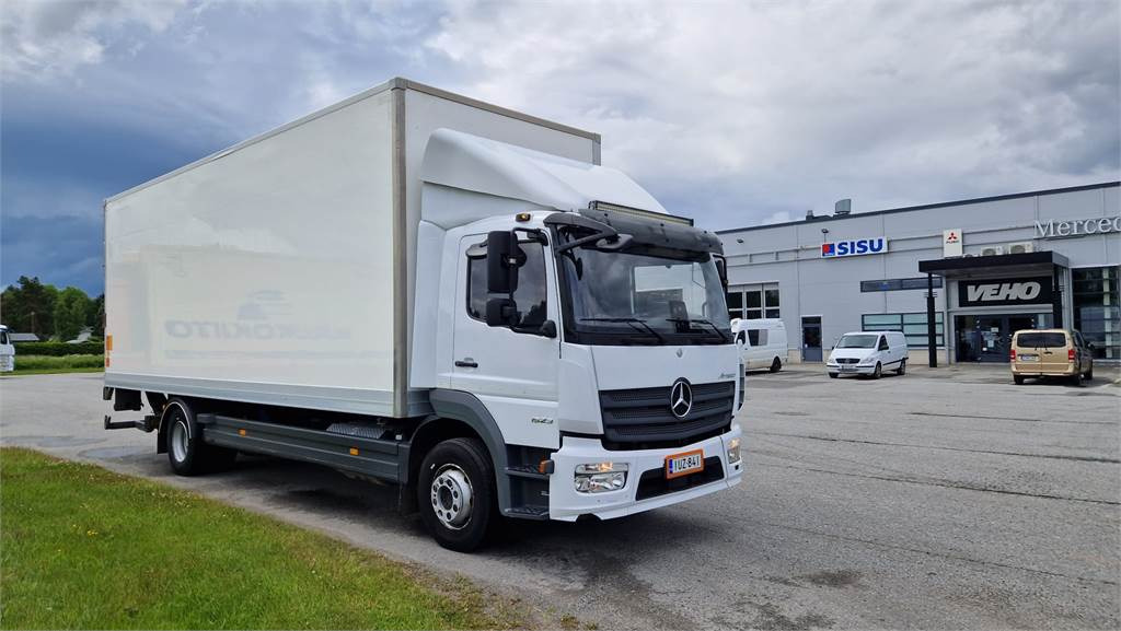 Mercedes-Benz ATEGO 1523 L KSA - Camión caja cerrada: foto 1 Mercedes-Benz ATEGO 1523 L KSA - Camión caja cerrada: foto 1