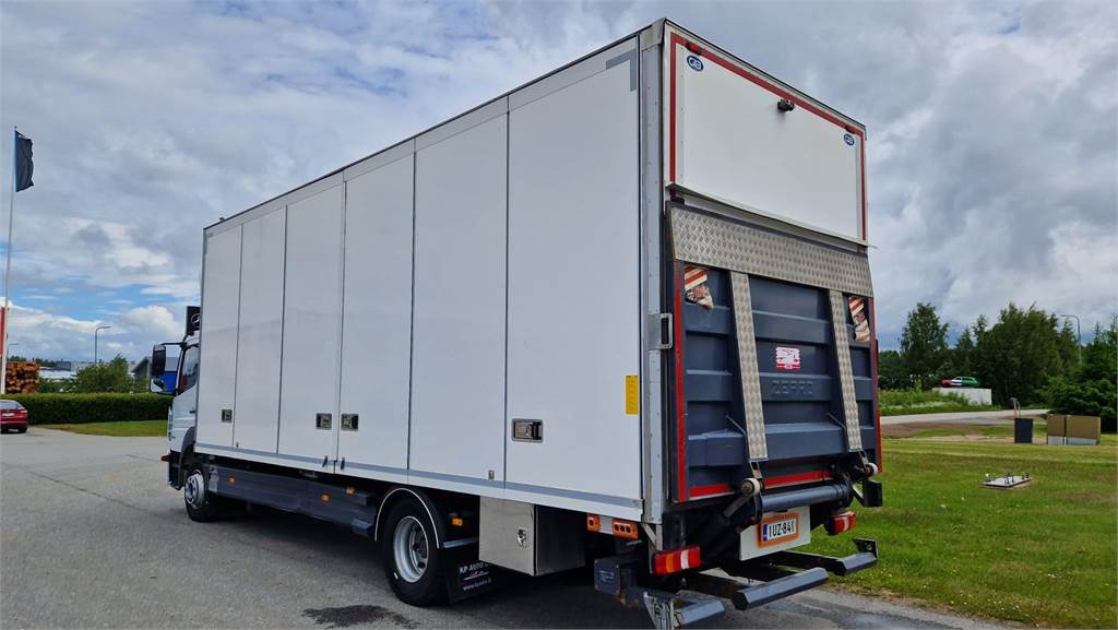 Mercedes-Benz ATEGO 1523 L KSA - Camión caja cerrada: foto 4 Mercedes-Benz ATEGO 1523 L KSA - Camión caja cerrada: foto 4