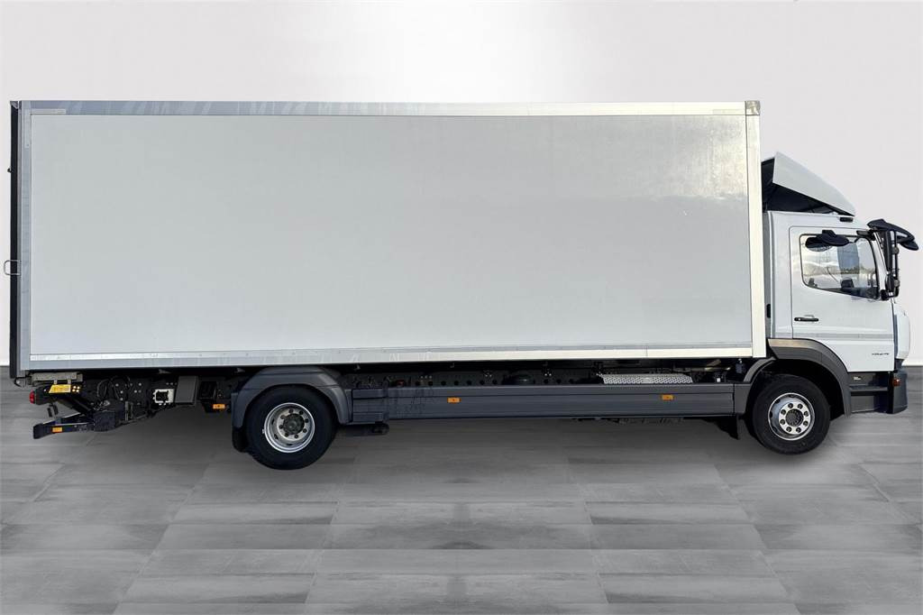 Mercedes-Benz ATEGO 1524 L KSA-kori+PL - Camión caja cerrada: foto 5 Mercedes-Benz ATEGO 1524 L KSA-kori+PL - Camión caja cerrada: foto 5
