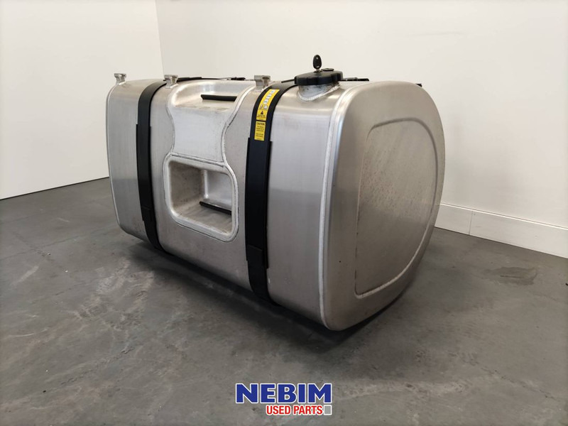 Volvo Volvo - 21335677 - Brandstoftank 480L 120x70x71cm - Recambio para Camión: foto 2 Volvo Volvo - 21335677 - Brandstoftank 480L 120x70x71cm - Recambio para Camión: foto 2