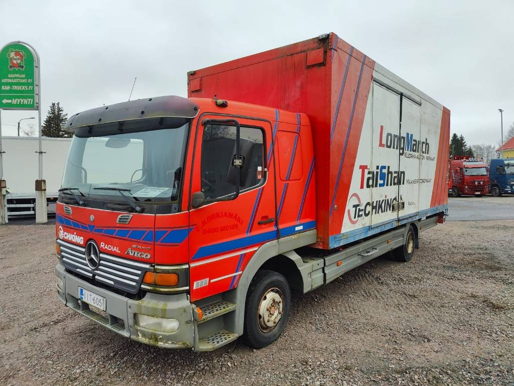 Mercedes-Benz Atego 1023 - Camión caja cerrada: foto 1 Mercedes-Benz Atego 1023 - Camión caja cerrada: foto 1