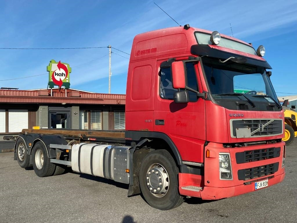 Volvo FM 13 440 - Camión portacontenedore/ Intercambiable: foto 2 Volvo FM 13 440 - Camión portacontenedore/ Intercambiable: foto 2