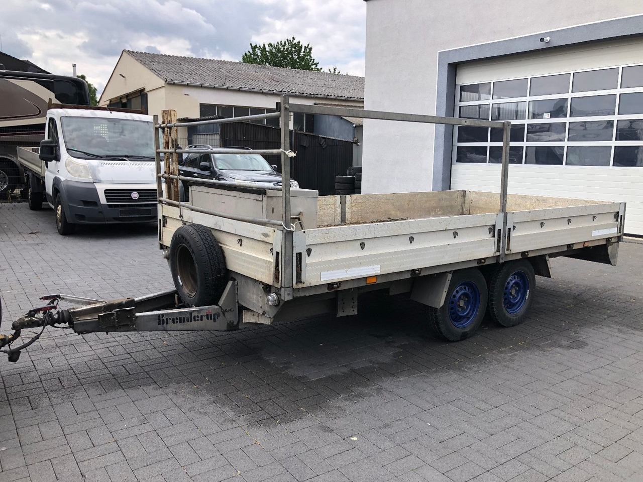 THULE D9 - 2500 kg GG, 4,20m. lang - Remolque plataforma/ Caja abierta: foto 2 THULE D9 - 2500 kg GG, 4,20m. lang - Remolque plataforma/ Caja abierta: foto 2