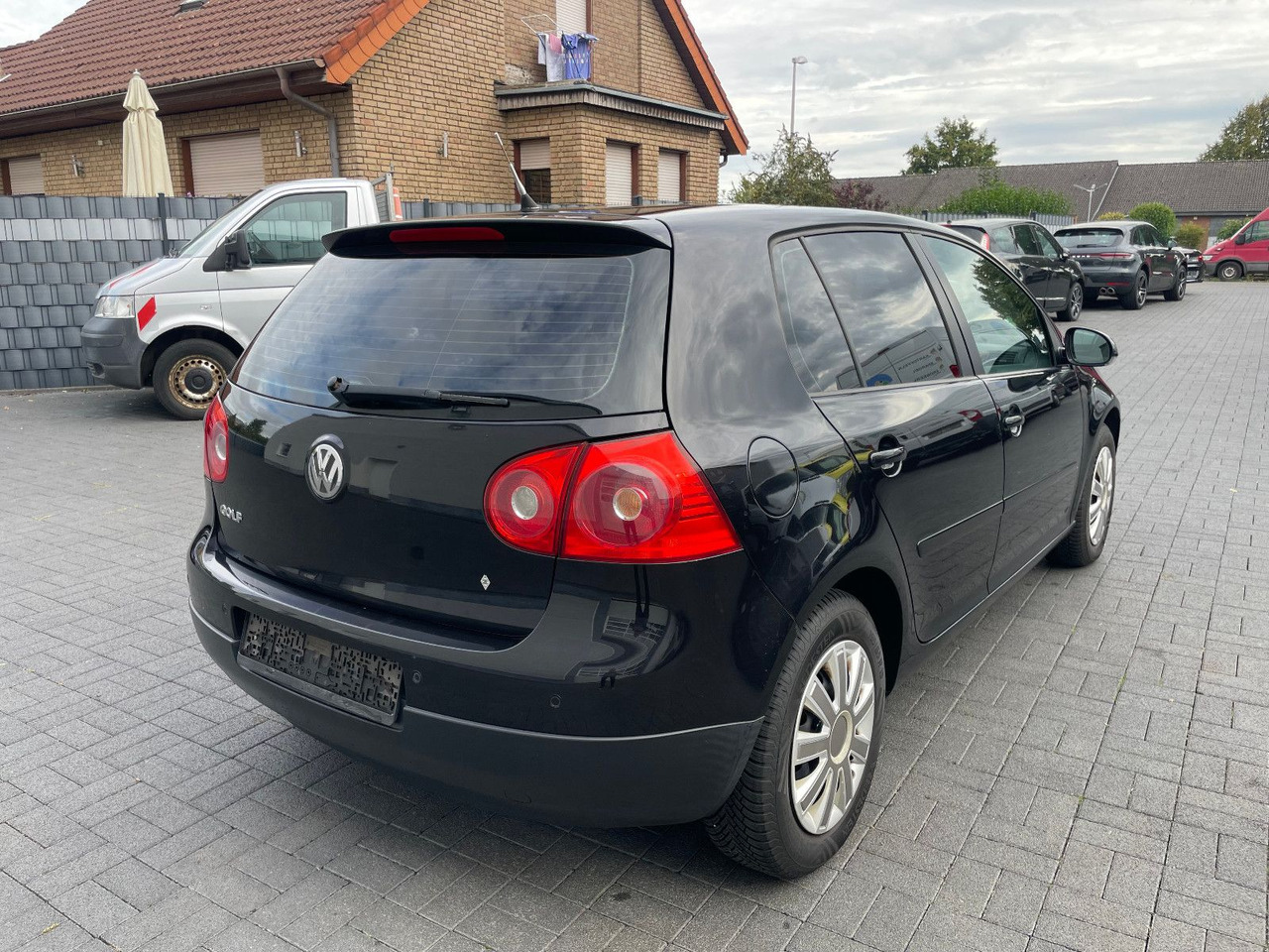 Volkswagen Golf V Lim. Tour 1.4i - Sedan: foto 2 Volkswagen Golf V Lim. Tour 1.4i - Sedan: foto 2