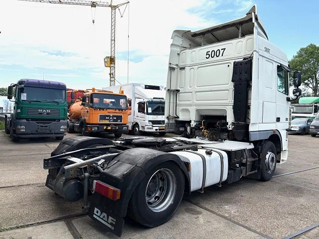 DAF XF 105.460 SPACECAB (2 IDENTICAL UNITS AVAILBLE) (ZF16 MANUAL GEARBOX / MX-BRAKE / 870+430 LITER TANK / FRIDGE / AIRCONDITIONING - Cabeza tractora: foto 3 DAF XF 105.460 SPACECAB (2 IDENTICAL UNITS AVAILBLE) (ZF16 MANUAL GEARBOX / MX-BRAKE / 870+430 LITER TANK / FRIDGE / AIRCONDITIONING - Cabeza tractora: foto 3