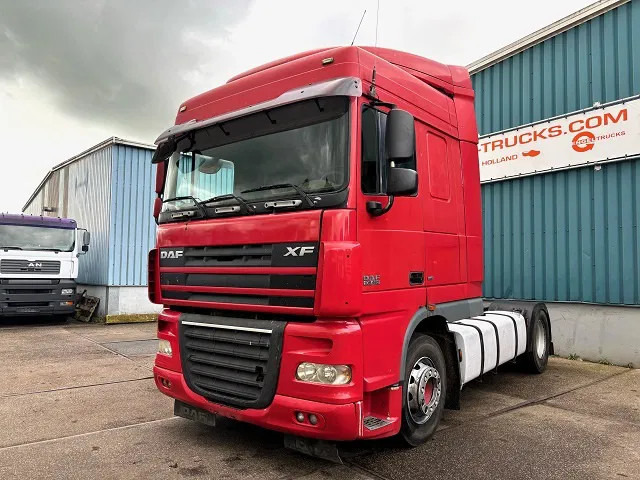 DAF XF 105.460 SPACECAB (ZF16 MANUAL GEARBOX / MX-BRAKE / 870+430 LITER TANK / AIRCONDITIONING / FRIDGE) - Cabeza tractora: foto 1 DAF XF 105.460 SPACECAB (ZF16 MANUAL GEARBOX / MX-BRAKE / 870+430 LITER TANK / AIRCONDITIONING / FRIDGE) - Cabeza tractora: foto 1