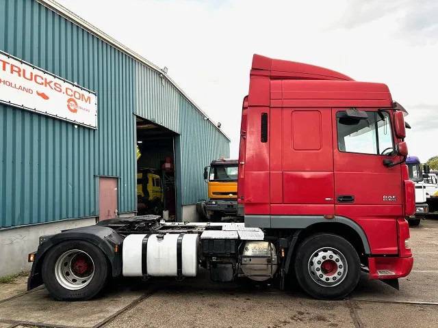 DAF XF 105.460 SPACECAB (ZF16 MANUAL GEARBOX / MX-BRAKE / 870+430 LITER TANK / AIRCONDITIONING / FRIDGE) - Cabeza tractora: foto 4 DAF XF 105.460 SPACECAB (ZF16 MANUAL GEARBOX / MX-BRAKE / 870+430 LITER TANK / AIRCONDITIONING / FRIDGE) - Cabeza tractora: foto 4