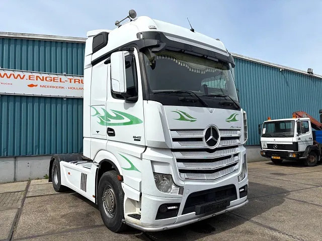 Mercedes-Benz Actros 1845 LS BIGSPACE (RETARDER / EURO 5 / TELLIGENT GEARBOX / FULL SPOILERSET / 2x DIESELTANK / AIRCONDITIONING) - Cabeza tractora: foto 2 Mercedes-Benz Actros 1845 LS BIGSPACE (RETARDER / EURO 5 / TELLIGENT GEARBOX / FULL SPOILERSET / 2x DIESELTANK / AIRCONDITIONING) - Cabeza tractora: foto 2