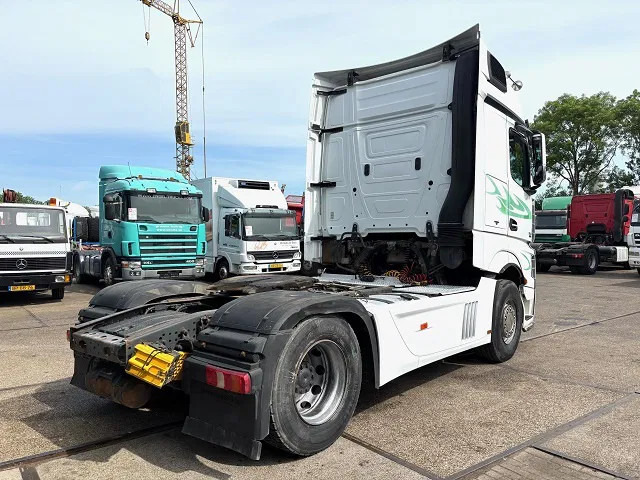 Mercedes-Benz Actros 1845 LS BIGSPACE (RETARDER / EURO 5 / TELLIGENT GEARBOX / FULL SPOILERSET / 2x DIESELTANK / AIRCONDITIONING) - Cabeza tractora: foto 3 Mercedes-Benz Actros 1845 LS BIGSPACE (RETARDER / EURO 5 / TELLIGENT GEARBOX / FULL SPOILERSET / 2x DIESELTANK / AIRCONDITIONING) - Cabeza tractora: foto 3
