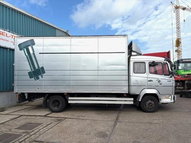 Mercedes-Benz LK 817 (6-CILINDER) ORIGINAL DUTCH TRUCK WITH CLOSED BOX (MANUAL GEARBOX / FULL STEEL SUSPENSION) - Camión caja cerrada: foto 4 Mercedes-Benz LK 817 (6-CILINDER) ORIGINAL DUTCH TRUCK WITH CLOSED BOX (MANUAL GEARBOX / FULL STEEL SUSPENSION) - Camión caja cerrada: foto 4