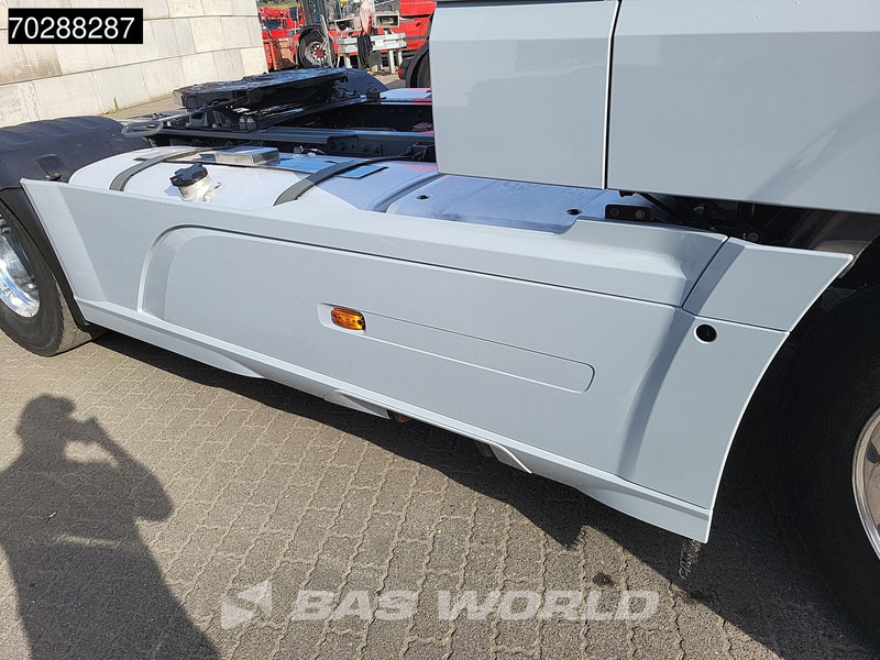 Cabeza tractora DAF XF 530 4X2 SSC ADR Standklima ACC 2x Tanks Navi Euro 6: foto 14