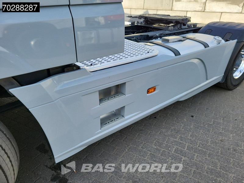 Cabeza tractora DAF XF 530 4X2 SSC ADR Standklima ACC 2x Tanks Navi Euro 6: foto 12