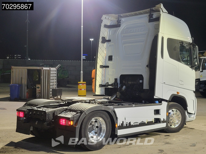 Ford F-Max 500 4X2 Retarder 2x Tanks Standklima Euro 6 - Cabeza tractora: foto 5 Ford F-Max 500 4X2 Retarder 2x Tanks Standklima Euro 6 - Cabeza tractora: foto 5