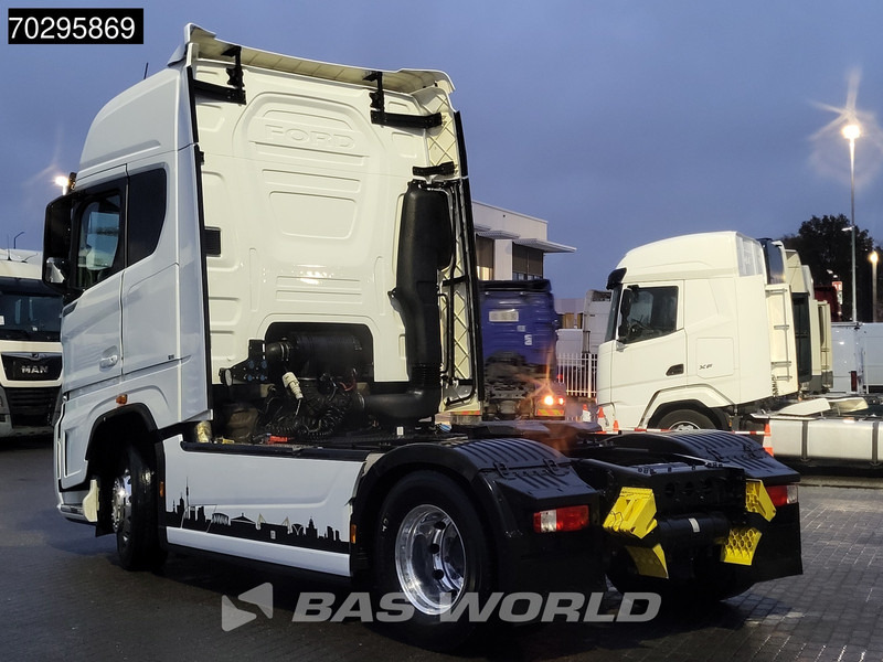 Ford F-Max 500 4X2 Retarder 2x Tanks Standklima Euro 6 - Cabeza tractora: foto 2 Ford F-Max 500 4X2 Retarder 2x Tanks Standklima Euro 6 - Cabeza tractora: foto 2