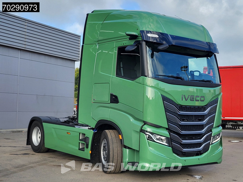 Iveco S-Way 500 S-Way 4X2 NEW! Retarder 2xTanks ACC Standklima LED Euro 6 - Cabeza tractora: foto 3 Iveco S-Way 500 S-Way 4X2 NEW! Retarder 2xTanks ACC Standklima LED Euro 6 - Cabeza tractora: foto 3