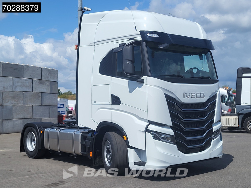 Iveco S-Way 580 4X2 NEW! 2x Tanks Navi ACC Standklima - Cabeza tractora: foto 3 Iveco S-Way 580 4X2 NEW! 2x Tanks Navi ACC Standklima - Cabeza tractora: foto 3