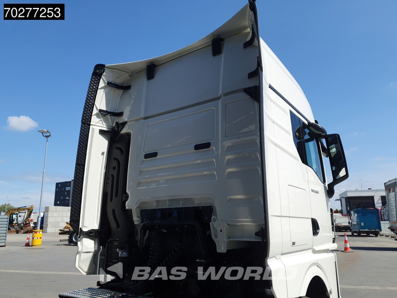 MAN TGX 18.520 4X2 NEW! GX Retarder 2x Tanks Standklima ACC - Cabeza tractora: foto 5 MAN TGX 18.520 4X2 NEW! GX Retarder 2x Tanks Standklima ACC - Cabeza tractora: foto 5