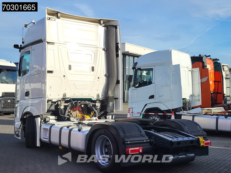 Mercedes-Benz Actros 1845 4X2 GigaSpace Mega Retarder 2xTanks ACC Standklima Euro 6 - Cabeza tractora: foto 2 Mercedes-Benz Actros 1845 4X2 GigaSpace Mega Retarder 2xTanks ACC Standklima Euro 6 - Cabeza tractora: foto 2
