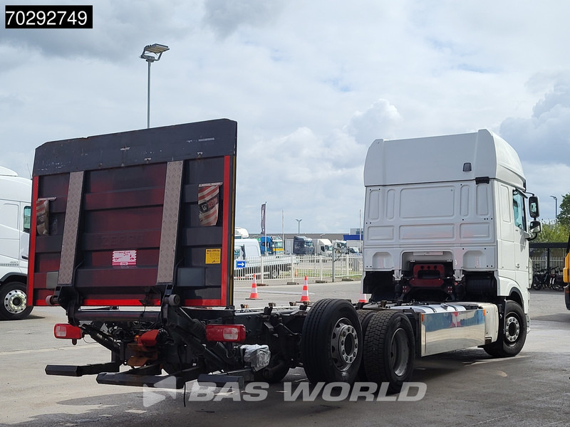DAF XF 530 XF 6X2 2000kg Ladebordwand Lift+Steering-Axle Navi ACC Euro 6 - Camión chasis: foto 5 DAF XF 530 XF 6X2 2000kg Ladebordwand Lift+Steering-Axle Navi ACC Euro 6 - Camión chasis: foto 5