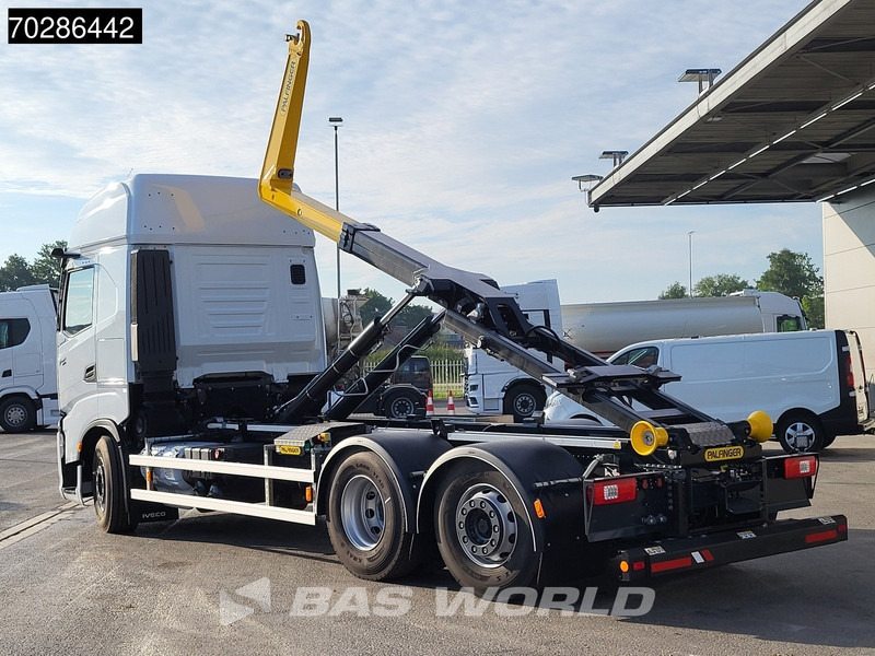 Iveco X-Way 580 6X2 NEW Palfinger PHT20SLD5 Hooklift Lift+steering Axle Automatic Navi ACC LED - Camión multibasculante: foto 2 Iveco X-Way 580 6X2 NEW Palfinger PHT20SLD5 Hooklift Lift+steering Axle Automatic Navi ACC LED - Camión multibasculante: foto 2