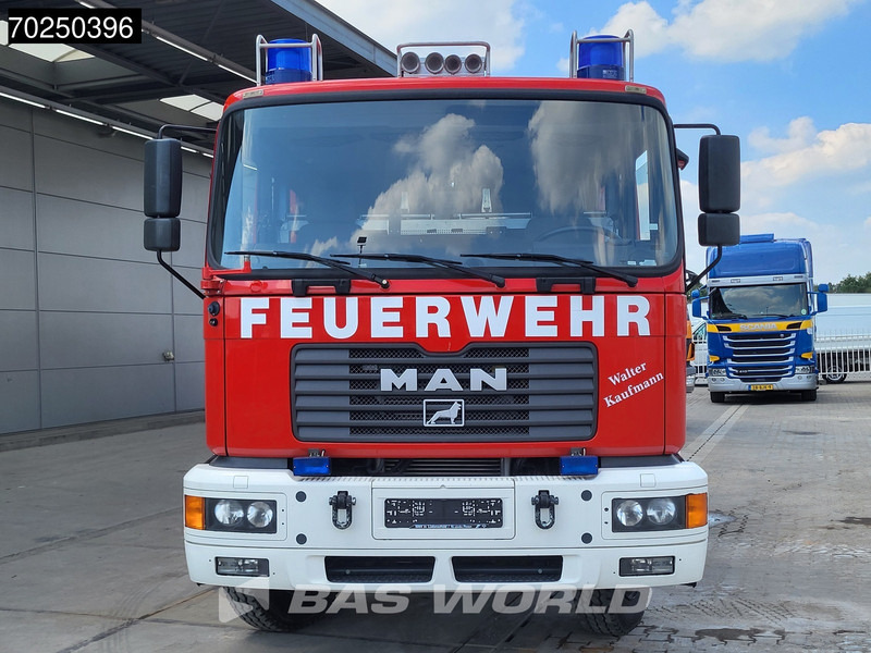 MAN TGA 14.284 4X4 4x4 Manual Schlingmann LF16/12 pump Feuerwehr Steelsuspension Euro 2 - Camión de bomberos: foto 3 MAN TGA 14.284 4X4 4x4 Manual Schlingmann LF16/12 pump Feuerwehr Steelsuspension Euro 2 - Camión de bomberos: foto 3