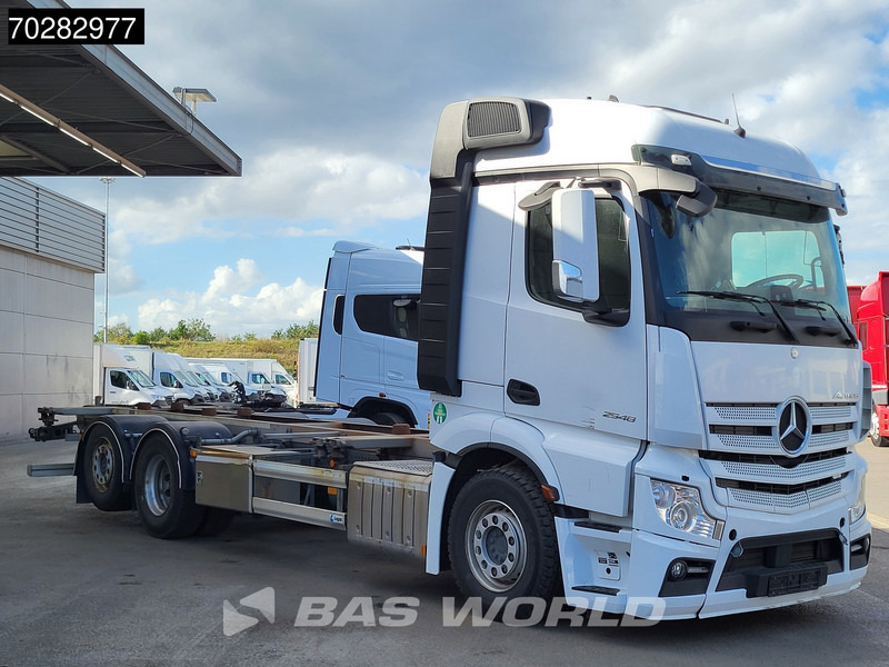 Mercedes-Benz Actros 2548 Actros 6X2 BROKEN ENGINE! Lift-Axle Xenon Automatic Euro 6 - Camión portacontenedore/ Intercambiable: foto 5 Mercedes-Benz Actros 2548 Actros 6X2 BROKEN ENGINE! Lift-Axle Xenon Automatic Euro 6 - Camión portacontenedore/ Intercambiable: foto 5
