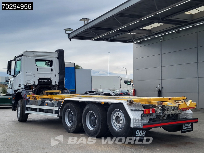Mercedes-Benz Arocs 3232 Arocs 8X4 LOW Mileage! BDF Big-Axle Lift+Steering-Axle Euro 6 - Camión portacontenedore/ Intercambiable: foto 2 Mercedes-Benz Arocs 3232 Arocs 8X4 LOW Mileage! BDF Big-Axle Lift+Steering-Axle Euro 6 - Camión portacontenedore/ Intercambiable: foto 2