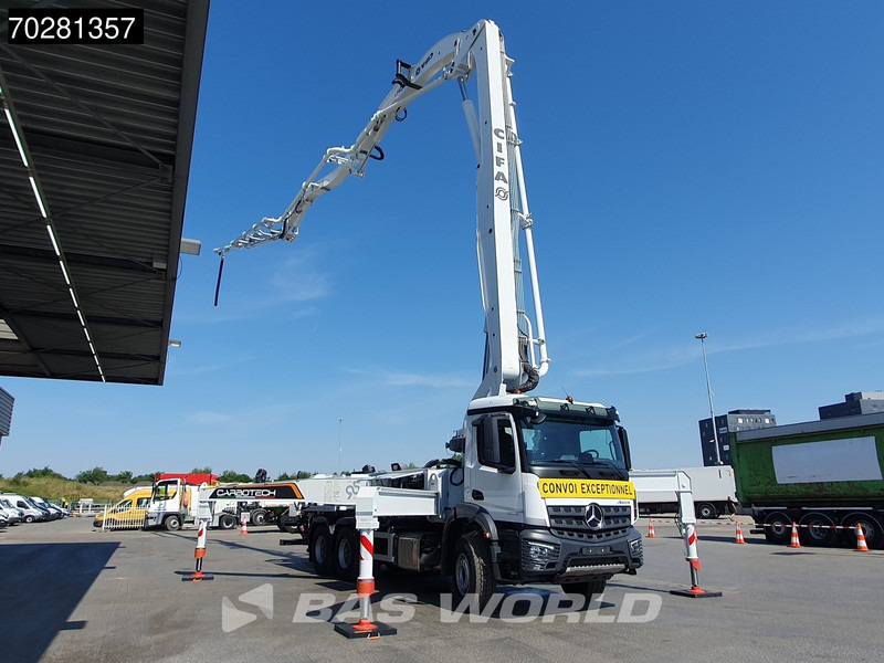 Mercedes-Benz Arocs 3343 6X4 CIFA K40H Carbotech Pump 5 arm Big-Axle Navi Euro 6 - Camión bomba de hormigón: foto 3 Mercedes-Benz Arocs 3343 6X4 CIFA K40H Carbotech Pump 5 arm Big-Axle Navi Euro 6 - Camión bomba de hormigón: foto 3