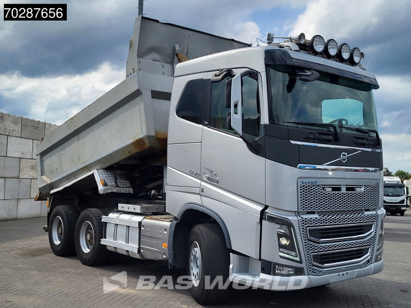 Volvo FH16 650 FH16 6X4 12m3 tipper Big-Axle Automatic Xenon Euro 6 - Camión volquete: foto 3 Volvo FH16 650 FH16 6X4 12m3 tipper Big-Axle Automatic Xenon Euro 6 - Camión volquete: foto 3