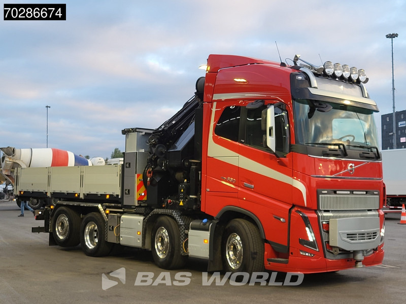 Volvo FH16 650 FH16 8X2 HMF 7020K-RCS Crane + Fly-Jib Lift+Steering-Axle Navi LED ACC Euro 6 - Camión caja abierta, Camión grúa: foto 2 Volvo FH16 650 FH16 8X2 HMF 7020K-RCS Crane + Fly-Jib Lift+Steering-Axle Navi LED ACC Euro 6 - Camión caja abierta, Camión grúa: foto 2