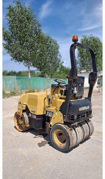 Caterpillar CB225D - Compactador mixto: foto 3 Caterpillar CB225D - Compactador mixto: foto 3