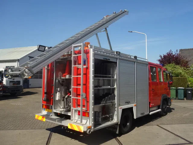 MAN LE 220C GODIVA POMP 2000 LITER TANK,MANUAL GEARBOX - Camión de bomberos: foto 3 MAN LE 220C GODIVA POMP 2000 LITER TANK,MANUAL GEARBOX - Camión de bomberos: foto 3