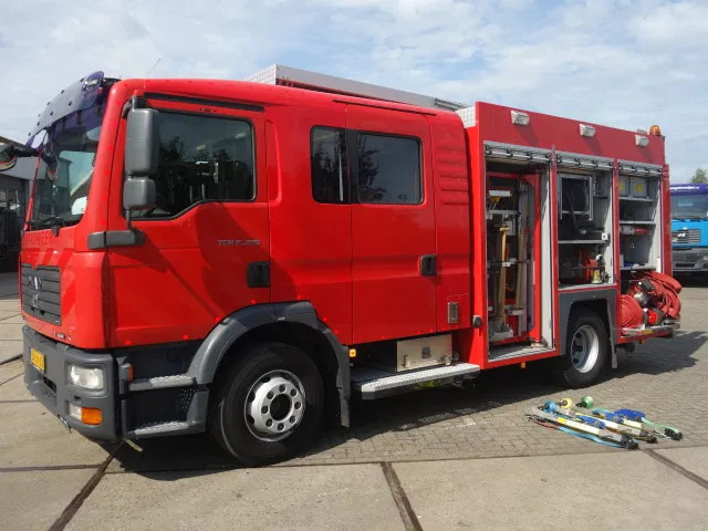 MAN TGM 15.290 15-280 BOMBEROS FIRE TRUCK, 3000 LITER PER MIN - Camión de bomberos: foto 1 MAN TGM 15.290 15-280 BOMBEROS FIRE TRUCK, 3000 LITER PER MIN - Camión de bomberos: foto 1