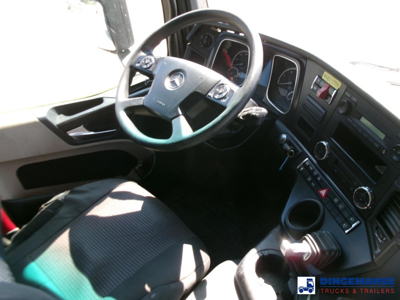 Foto del interior 2: Cabeza tractora Mercedes-Benz Actros 1843 4x2 Euro 6 / ADR + PTO