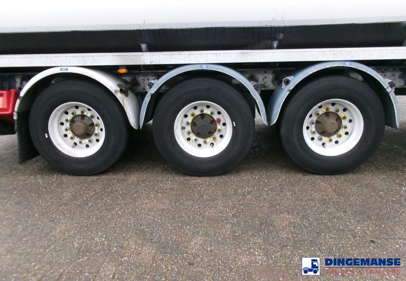 Lakeland Fuel tank alu 42.8 m3 / 6 comp + pump - Semirremolque cisterna: foto 5 Lakeland Fuel tank alu 42.8 m3 / 6 comp + pump - Semirremolque cisterna: foto 5