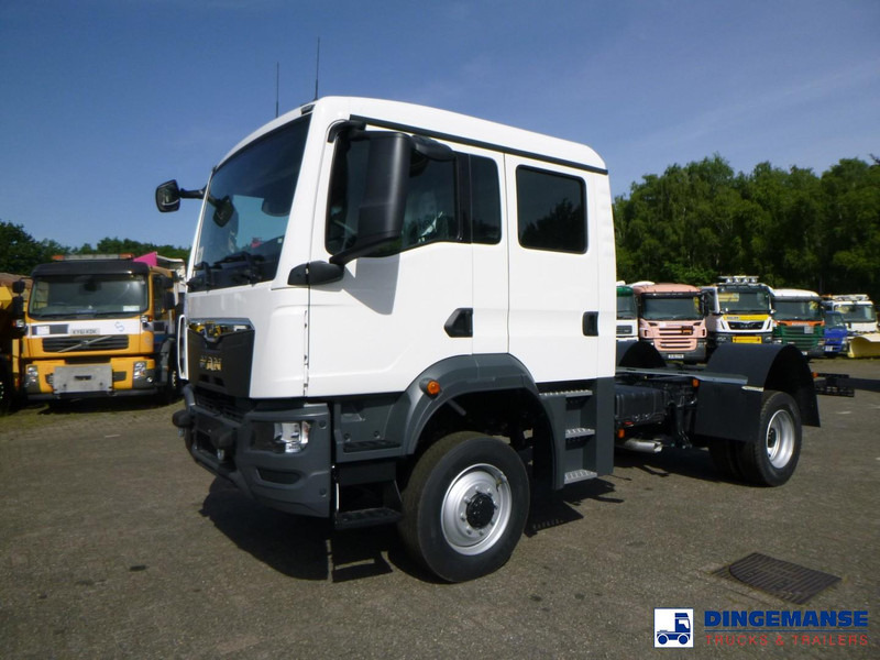 MAN TGM 13.320 4X4 BL chassis / new/unused - Camión chasis: foto 1 MAN TGM 13.320 4X4 BL chassis / new/unused - Camión chasis: foto 1