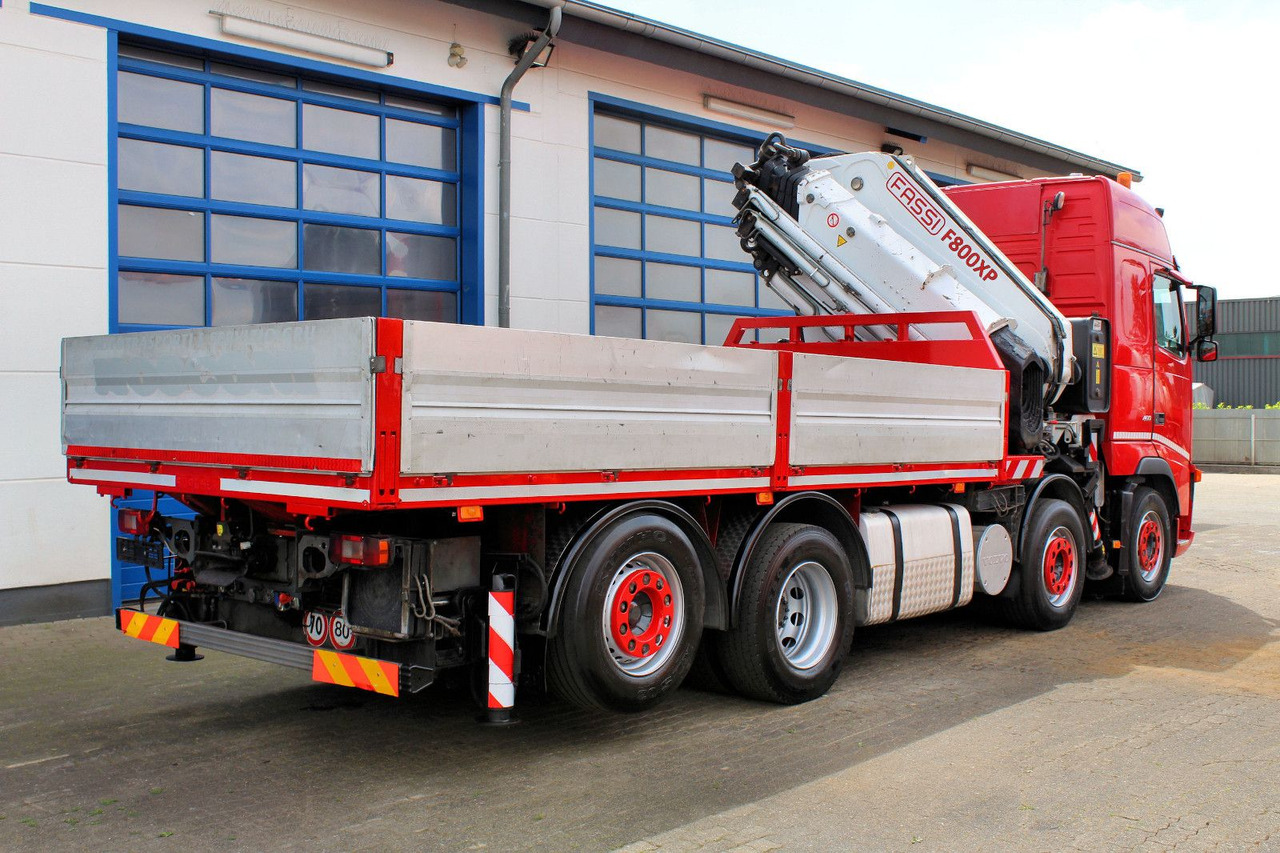 Volvo 480 8x2 Pritsche + FASSI F800XP Kran 6x - Camión caja abierta, Camión grúa: foto 3 Volvo 480 8x2 Pritsche + FASSI F800XP Kran 6x - Camión caja abierta, Camión grúa: foto 3