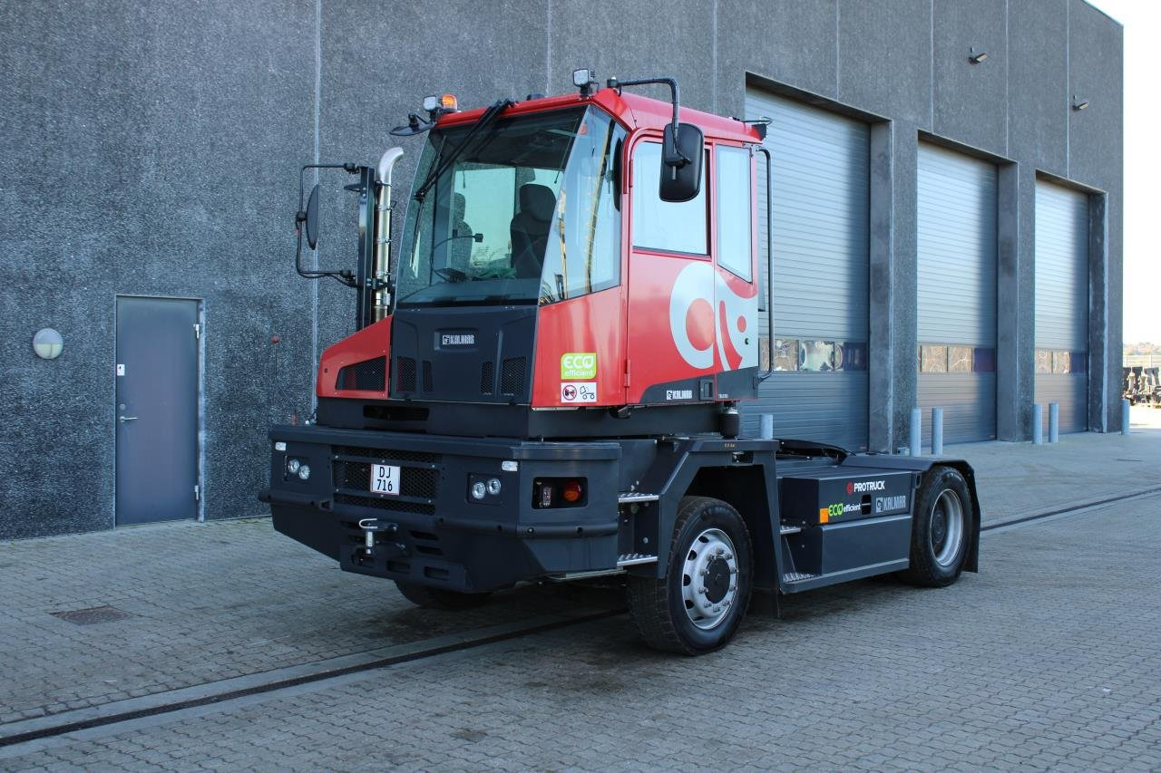 Kalmar TRL618I 4X4 - Tractor industrial: foto 2 Kalmar TRL618I 4X4 - Tractor industrial: foto 2