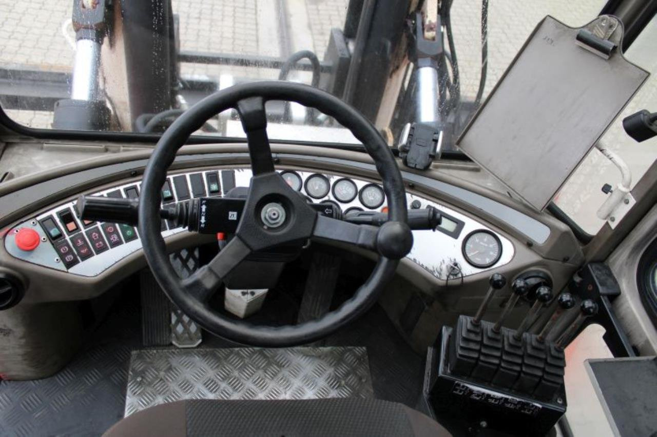 SveTruck 15120-35 - Carretilla elevadora diésel: foto 4 SveTruck 15120-35 - Carretilla elevadora diésel: foto 4