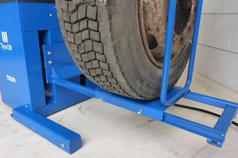 TB200 Truck wheel balancer - Equipo de taller: foto 4 TB200 Truck wheel balancer - Equipo de taller: foto 4